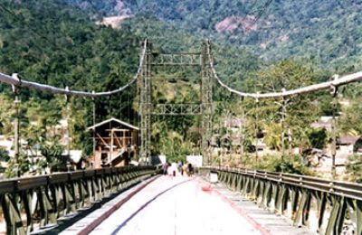 Bailey suspension bridge is windproof and seismic