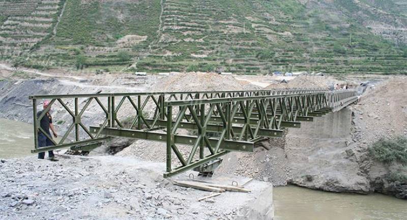 construct Bailey bridge steel structure in narrow site conditions