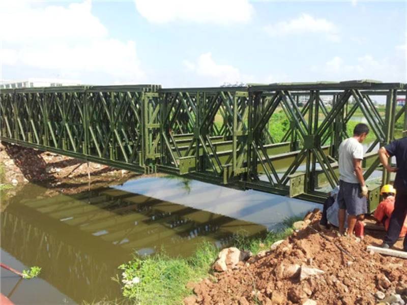 CB100 200 Bailey Bridge Prefabricated Steel Bailey Bridge Panel Army Green