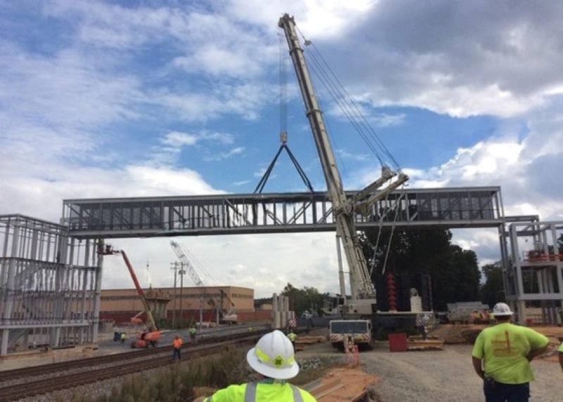 Assembled Temporary Pedestrian Bailey Steel Bridge Lifting By Crane