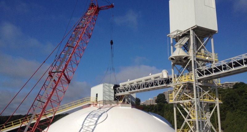 Steel Transfer Houses Over Wood Pellet Storage Domes biomasse