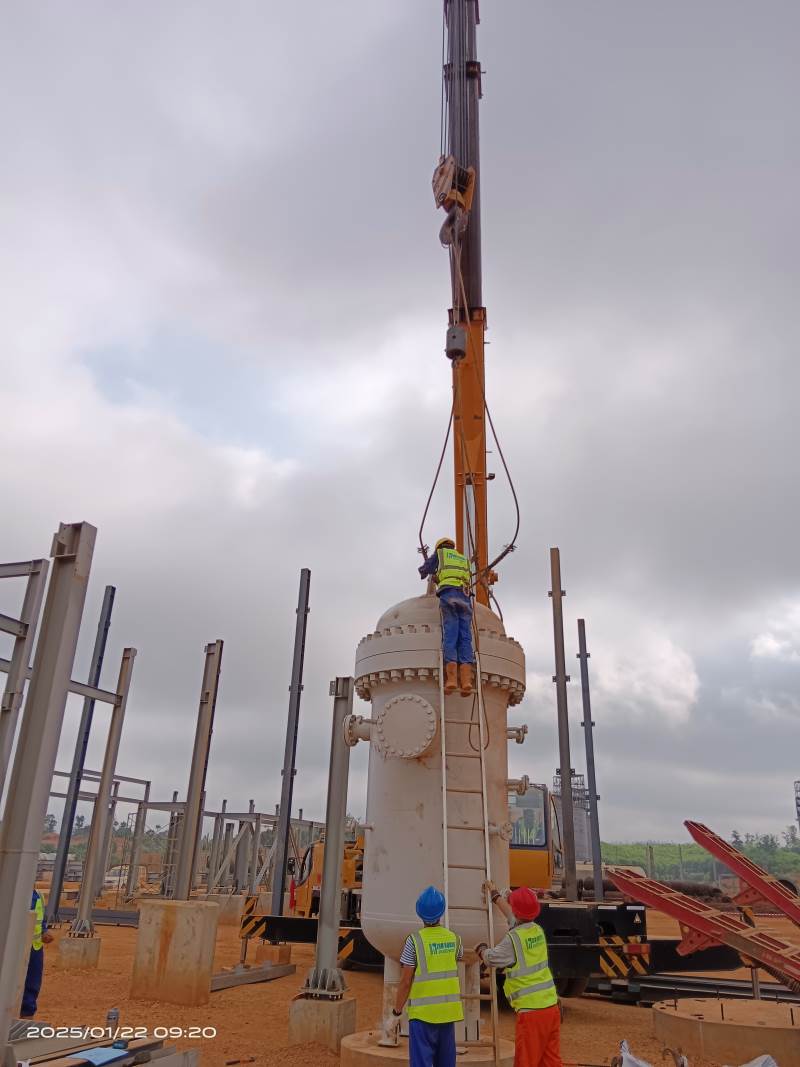 vertical equipment vessel lifting installation