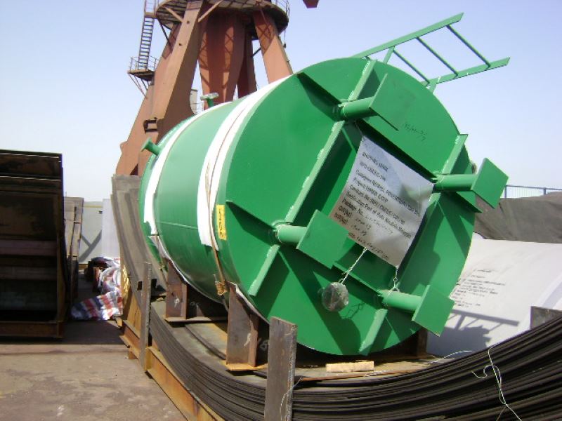 20200328 Surge tank piled at Shanghai port delivery