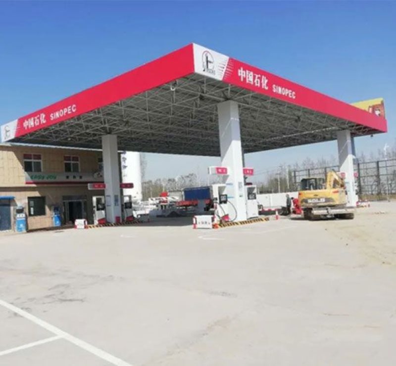 Prefabricated Gas Station Steel Structure Canopy Buildings During Erection