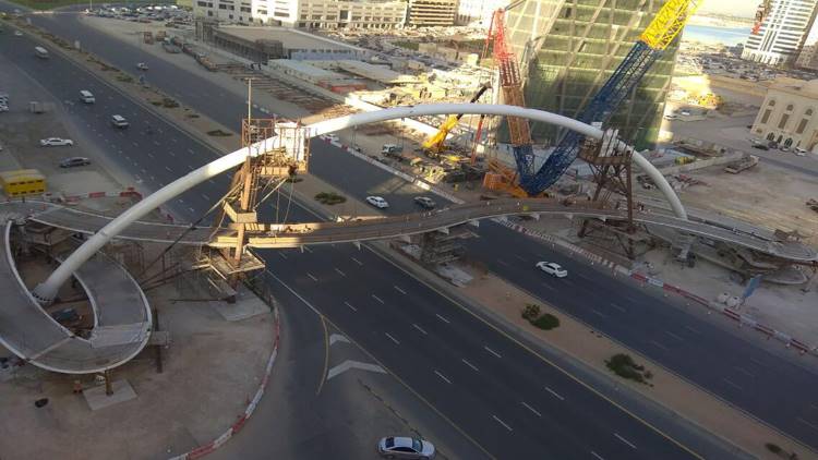 Al_Ittihad_Footbridge_Arch_Steel_Structures_United_Arab_Emirates_00a