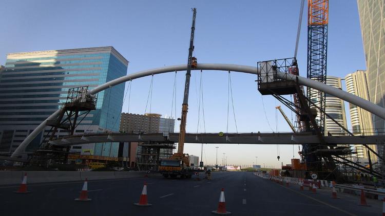 Al_Ittihad_Footbridge_Arch_Steel_Structures_United_Arab_Emirates_00b