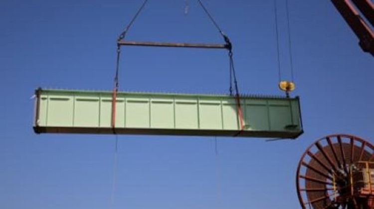 Highway_Steel_Bridge_Girders_New_Britain_PNG_03_loading-on-board-vessel