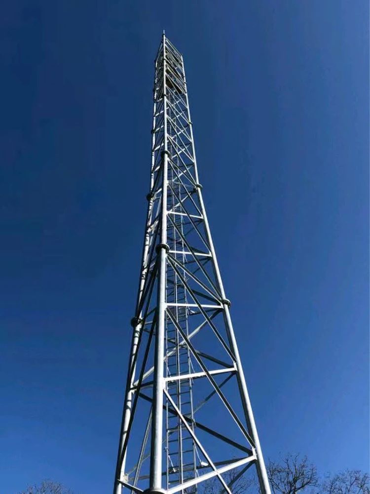 Lattice_Communication_Free_Standing_Tower_02