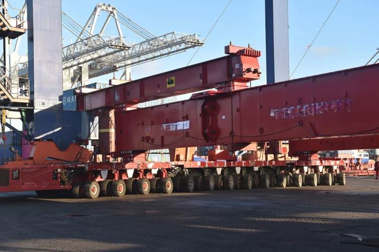 ZHM Huawu Steel Modular Transport Beam System Steel works In Operation for Container Crane At Port Terminal