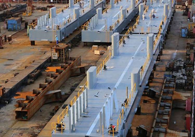 Steel_Tug_Harbour_Pontoon_Port_Hedland_Australia_07 A small clearance required careful handling and lifting of the pontoons into position without damage