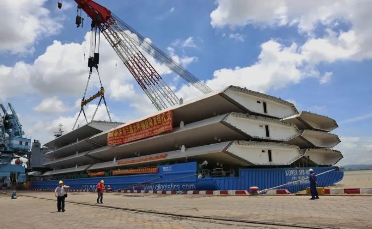 Suspension Bridge Girder Exporting: Loading on Board the vessel