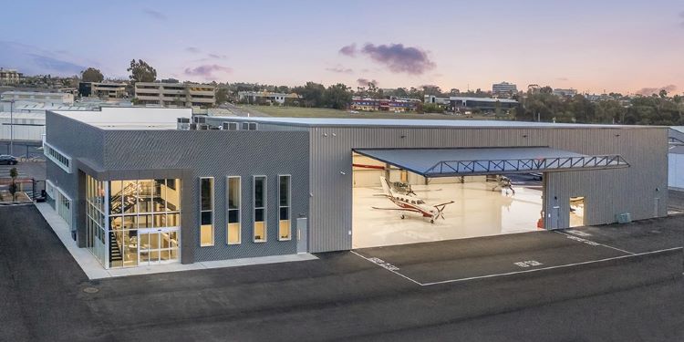 FBO_Flight_School_Aircraft_Hangar_with_Modern_Design_1_air-hangar-steel-building