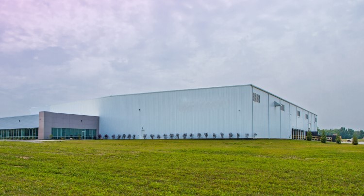 Manufacturing Building Plant with Clear Bay Joist System