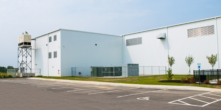 Manufacturing Building Plant with Clear Bay Joist System