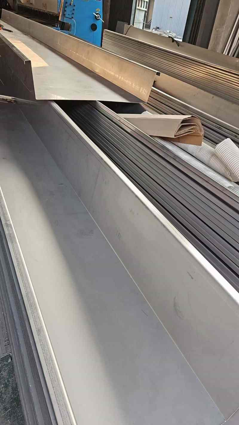 SS304D Roof Wall Building Cladding System-Valley Gutter 3