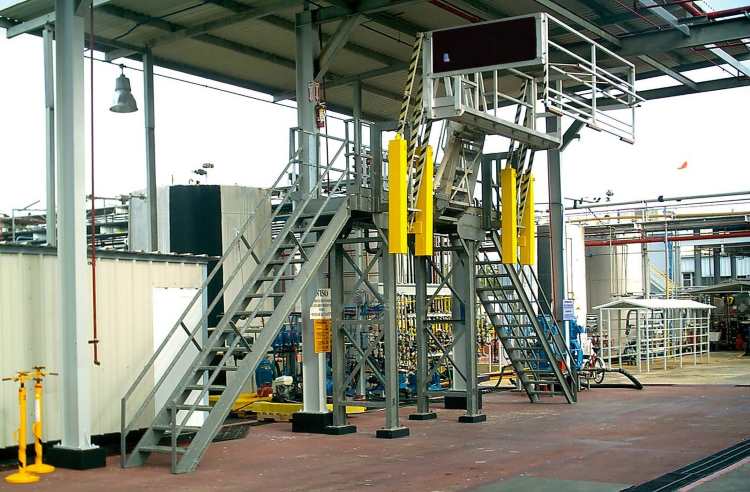 ISOtainer_Loading_Rack_Gangway_Canopy_05