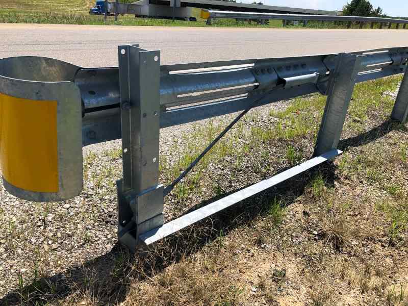 Galvanized Steel high-way hinge posts barriers