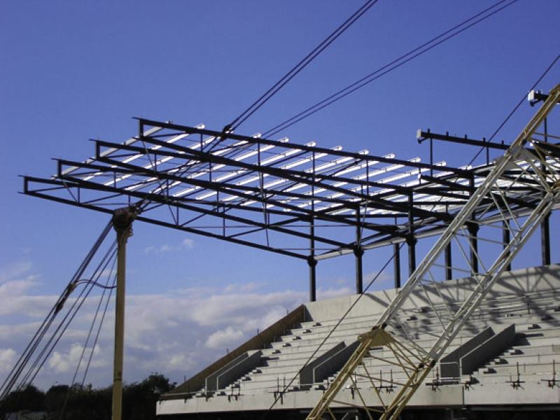 Roof Cantilever Truss Erected From Stadium Post