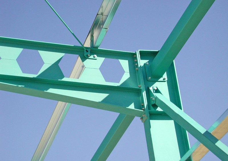 castellated roof rafter beams Column Brace Rigid Connection Green Color PEB