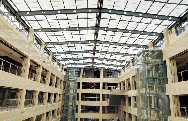 Six Floor Prefabricated Steel Structure Building for Mingxian Intl Feather Market Mall Steel Building