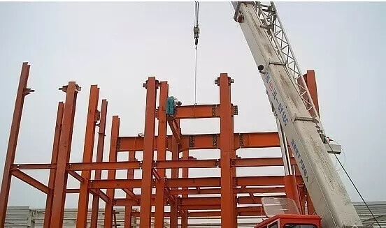 Steel structure splicing